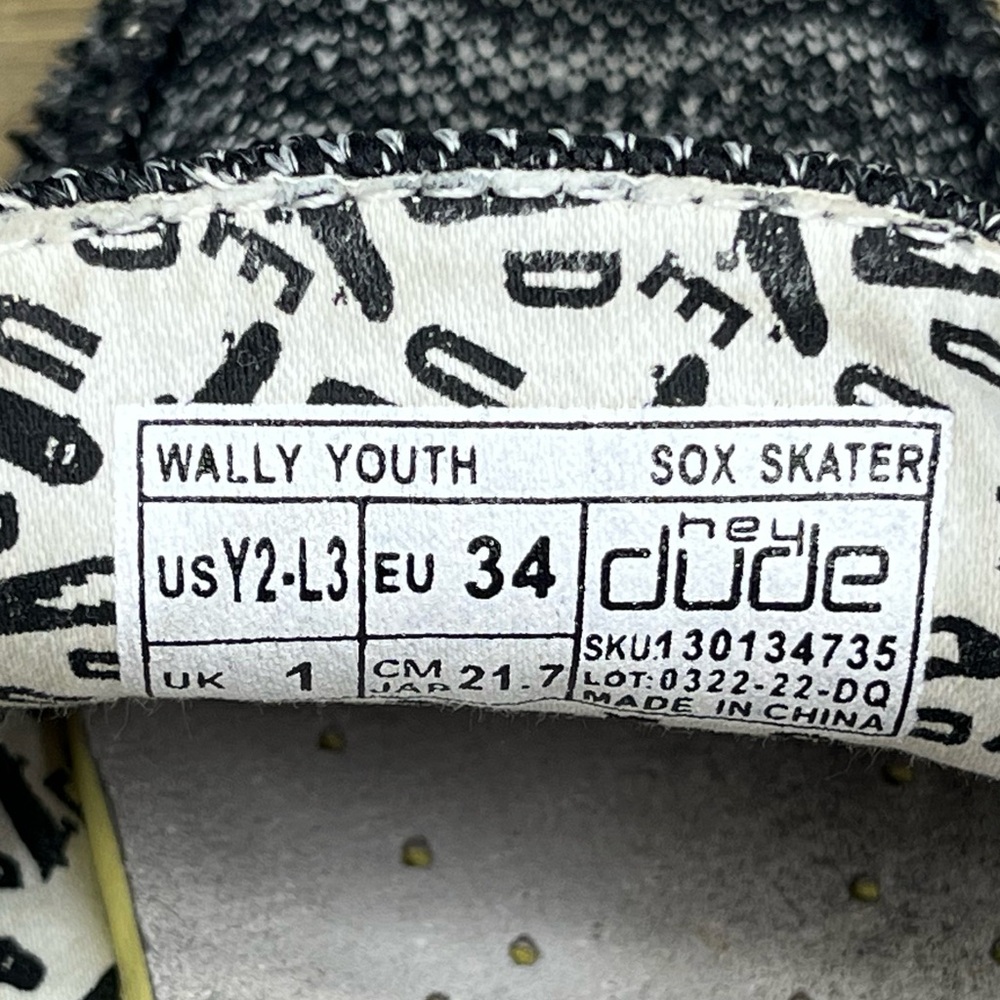 Hey Dude Wally - Picture 6 of 7